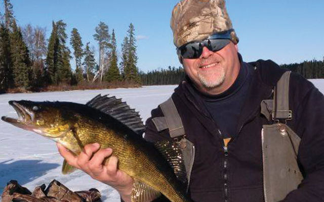 ice-fishing-01
