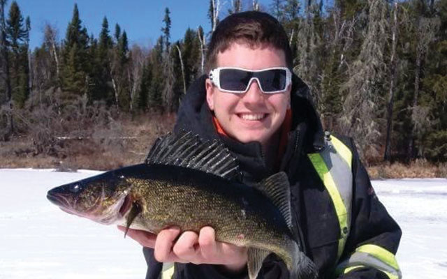 ice-fishing-02